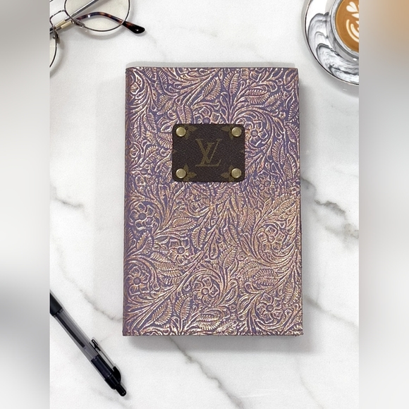 LV Notebook - Picture 2 of 3